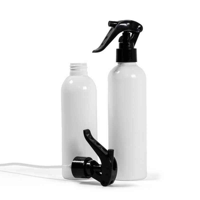 Bottiglia di plastica bianca, spruzzatore a grilletto nero, 200 ml