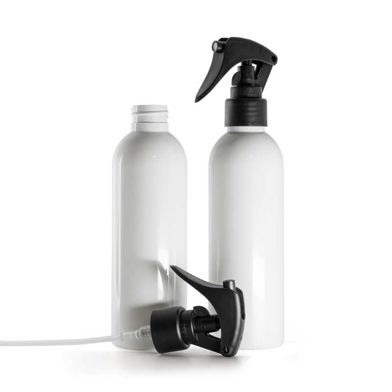 Bottiglia di plastica bianca, spruzzatore a grilletto nero opaco, anello liscio, 200 ml