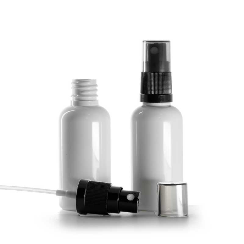 Flacone di plastica bianco, spruzzatore nero con sopra-tappo fumé, 50 ml