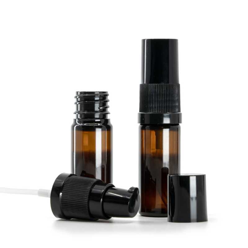 Flacone in plastica, ambra, dosatore lozione nero con sovratappo nero, 10 ml