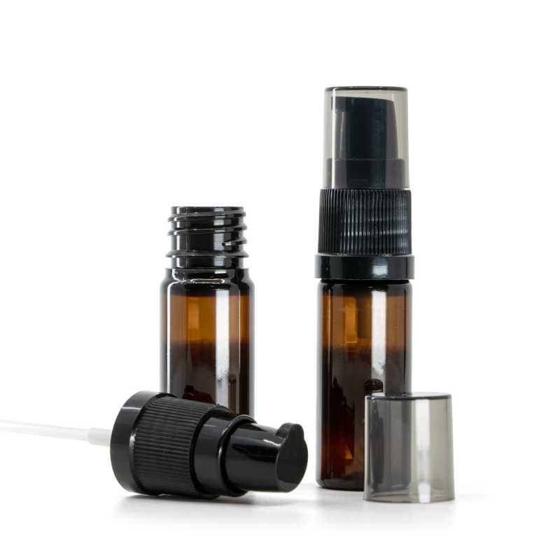 Flacone di plastica marrone, dosatore di crema nero con sopra-tappo fumé, 10 ml