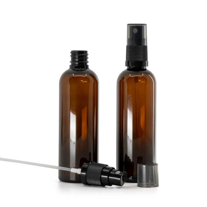 Flacone di plastica marrone, spruzzatore nero a nebulizzazione fine, sopra-tappo fumé, 100 ml