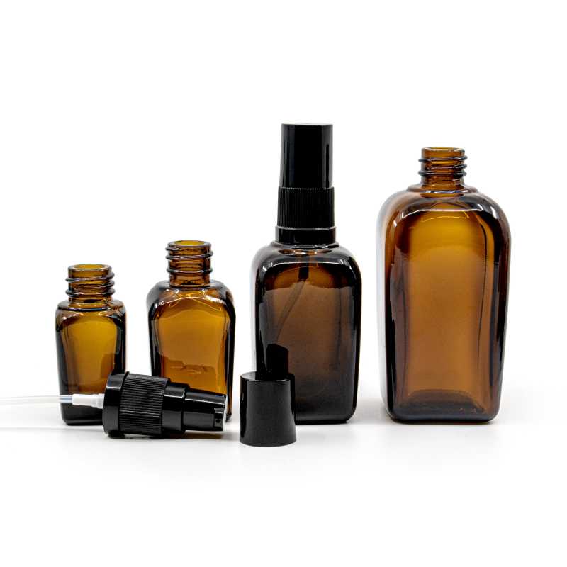 Bottiglia quadrata in vetro ambrato, dosatore lozione nero, tappo nero, 20 ml
