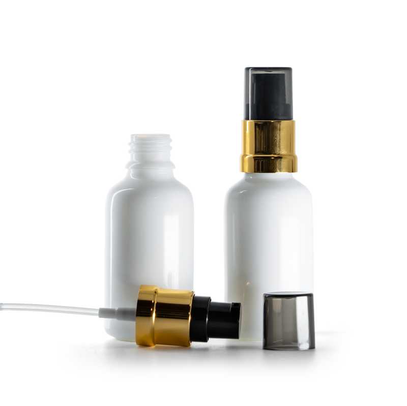 Flaconcino di vetro bianco, pompa nera e dorata lucida con sopra-tappo fumé, 30 ml