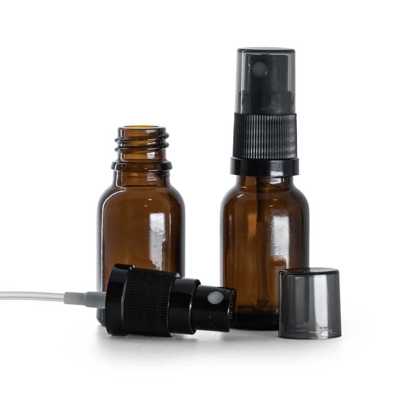 Flacone di vetro ambra, spruzzatore nero con sopra-tappo fumé, 15 ml