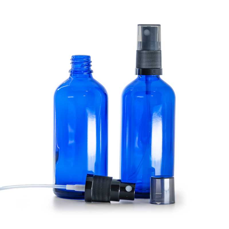 Flacone di vetro blu, spruzzatore a nebbia fine nero, sopra-tappo fumé, 100 ml