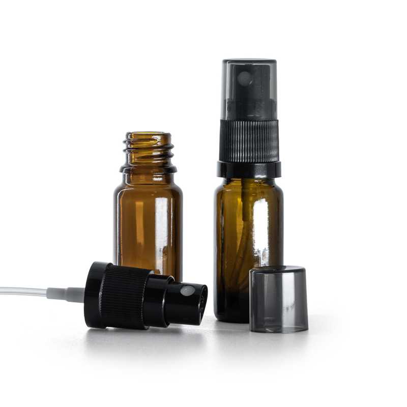 Flaconcino di vetro ambra, tipo B, slanciato, spruzzatore a nebbia fine nero, sopra-tappo fumé, 10 ml
